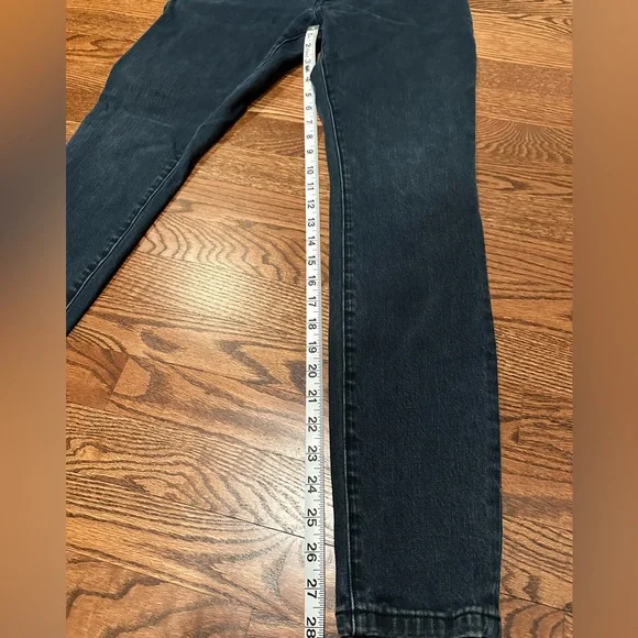 Burberry Brit Skinny Low Rise Jeans in dark blue wash - Picture 4 of 9